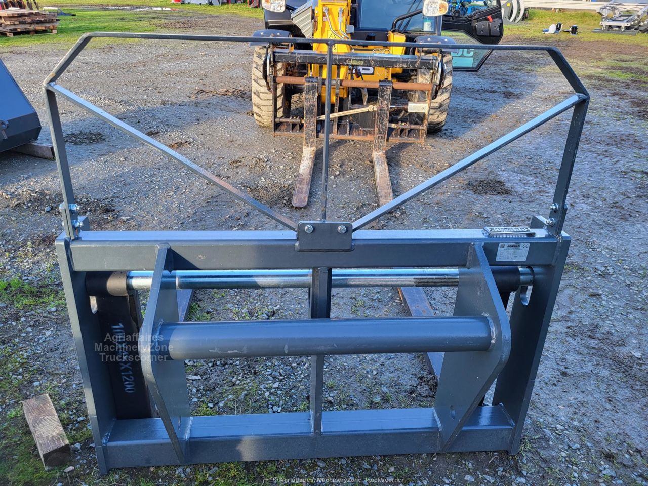 Lève palette ou fourche à palette avec attelage Manitou - SONAROL WPL_7