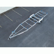 Remorque porte-bateau polyvalente pour différentes tailles de bateaux