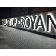 Enseigne lumineuse personnalisée pour une visibilité de jour comme de nuit - OUEST ENSEIGNES_7