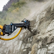 Balayeuse hydraulique Série SSC550 - adaptable sur mini-pelle 1.5 à 7.5 tonnes - marque Cangini Benne_7