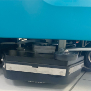 Autolaveuse autoportée T130/85R - nettoyage professionnel pour grandes surfaces, réservoir grande capacité, double brosse_7