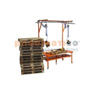 Table de réparation de palettes avec support pour cloueur pneumatique