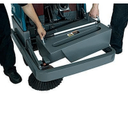 S10 Balayeuse industrielle TENNANT autotractée_7