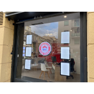 Porte-affiches personnalisables et durables - Matériaux résistants et adaptés à tous les budgets_7