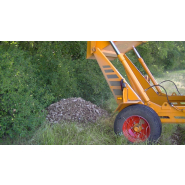 Ramasseuse de pierres à attelage fixe , articulé, déportable hydrauliquement_7