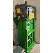 Presse à balles compacte V4 pour l'industrie - Balles jusqu'à 70 kg_7