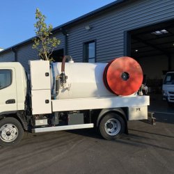 Combiné hydrocureur maniable 6T & 7.5T - Débit 90L/min à 175bars à 37L/min à 400bars - Cuve jusqu'à 4500L