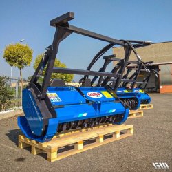 Broyeur forestier Série SS-Q - marteaux fixes pour chargeuse 50 à 90 CV - diamètre de broyage jusqu'à 12 cm
