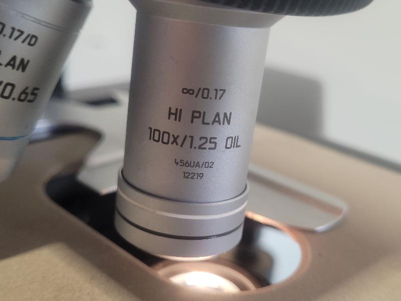 Microscope  LEICA DM 2000 (DM2000) - 3 objectifs_8
