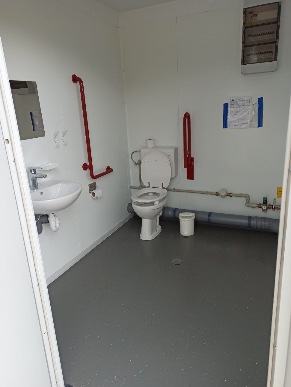 Bloc sanitaire aménagé sur-mesure_8