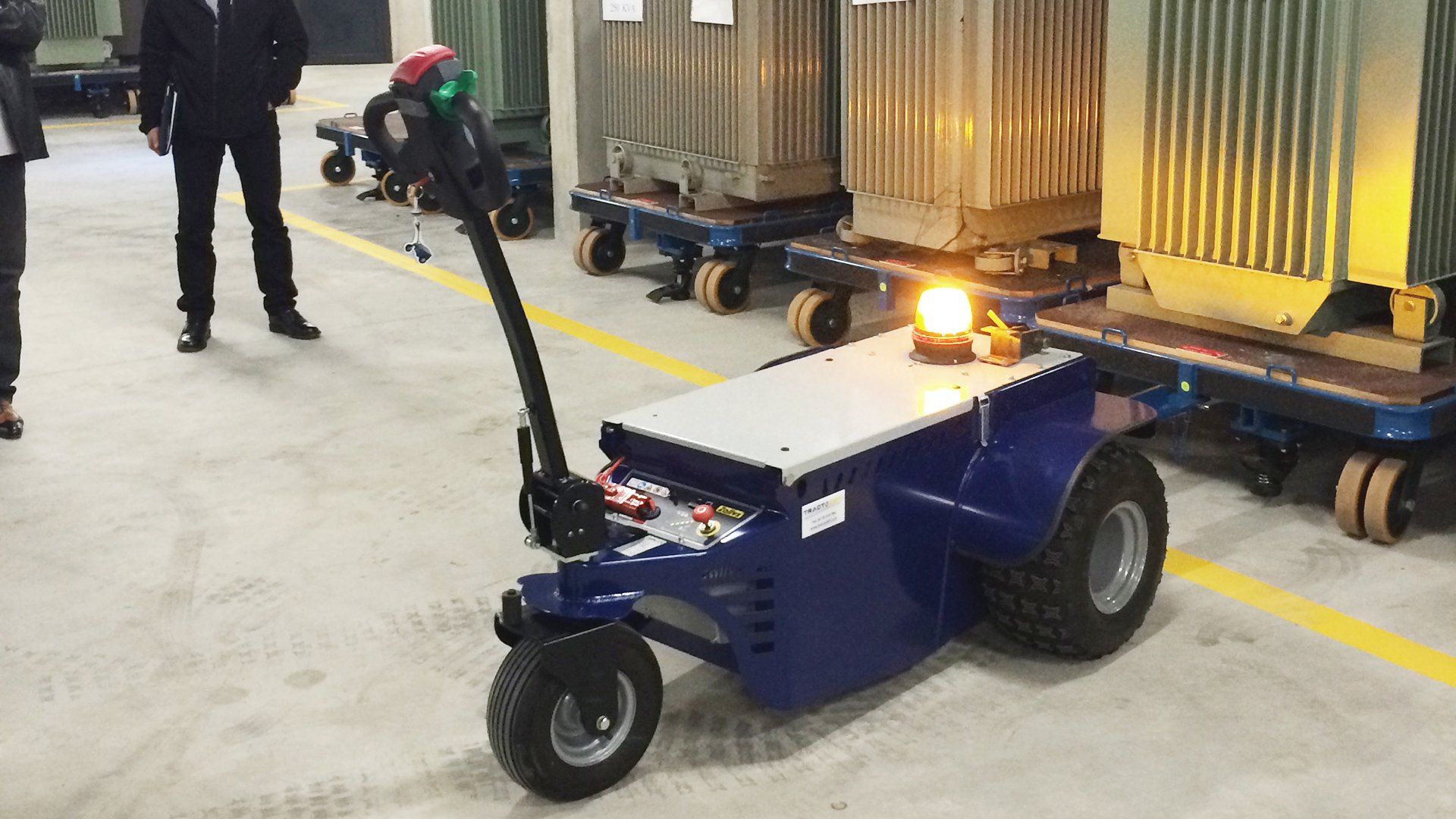 M10 - tracteur logistique - zallys - capacité de charge 10000 kg_8