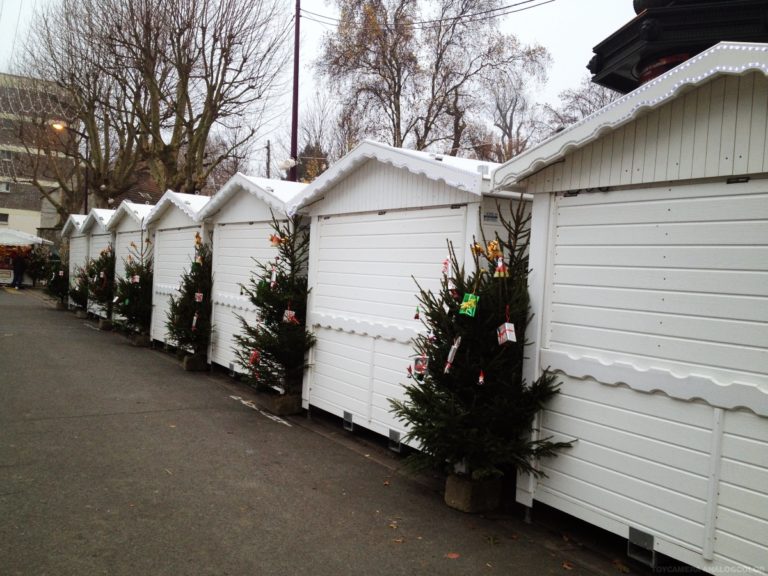 Chalet en bois pliable de 3 mètres de façade pour marchés de Noël  ou galeries marchandes_8