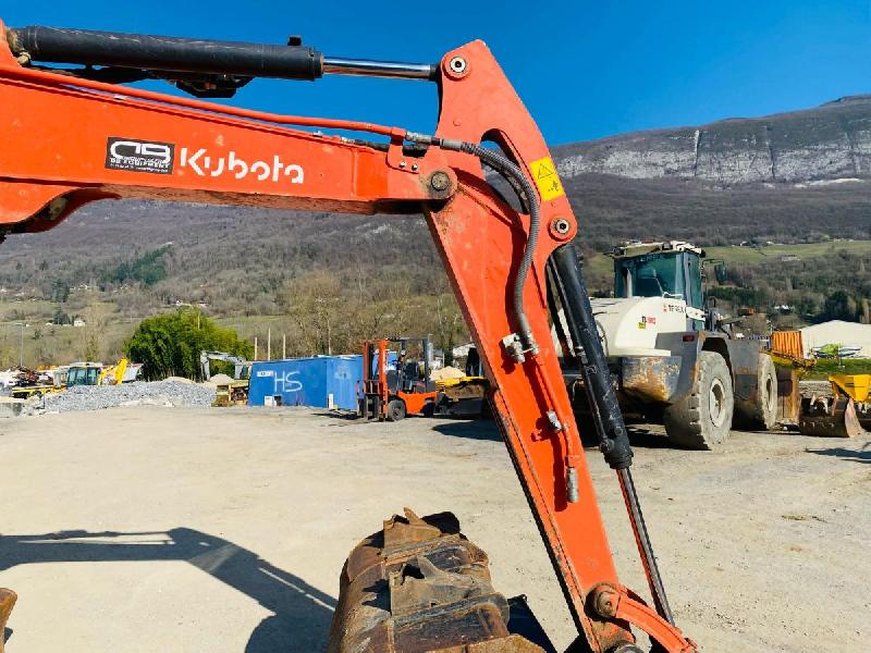 KUBOTA Mini pelle U56-5  5.7 T_8
