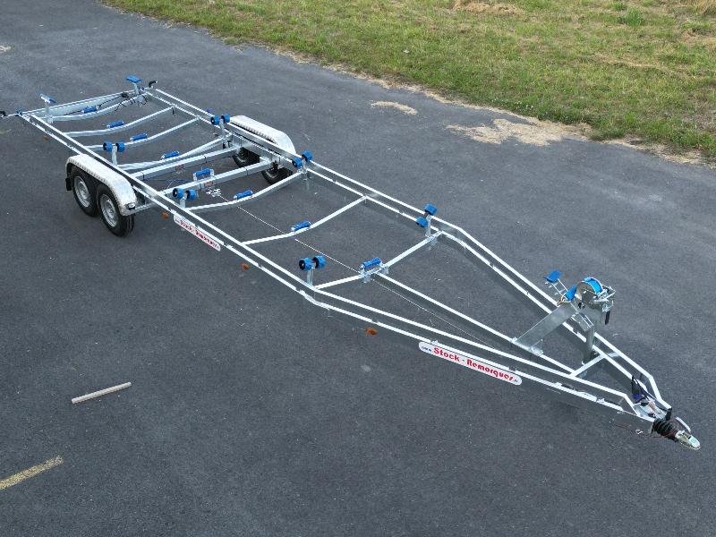 Modèle de remorque 10m Vlemmix pour grutage et mise à l'eau directe