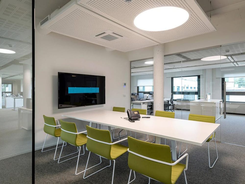 Siège d'accueil Miss - Ligne dynamique et raffinée avec options polyvalentes_8