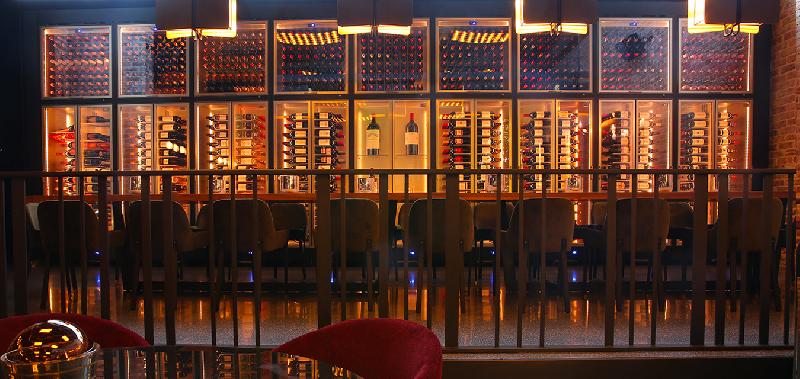 Vitrines à vins modulaires pour exposition et conservation - Large gamme de combinaisons et finitions_8