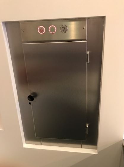 Monte plat pour les petites charges jusqu'à 100 kg idéal pour les restaurants, les hôtels ou les pharmacies_8