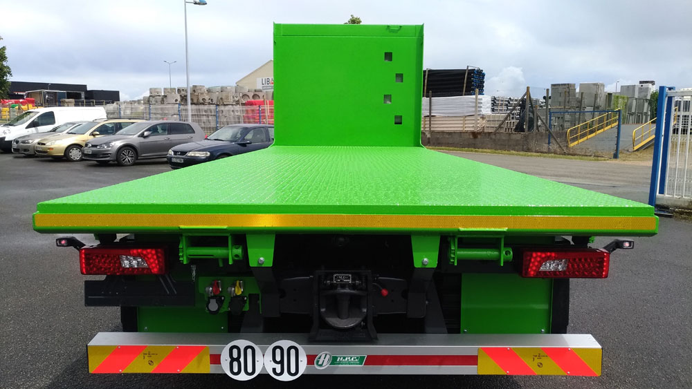 Plateau-paille équipé de phares de travail à LEDs et caméra