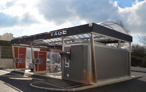 Station de lavage avec tuyauteries en inox