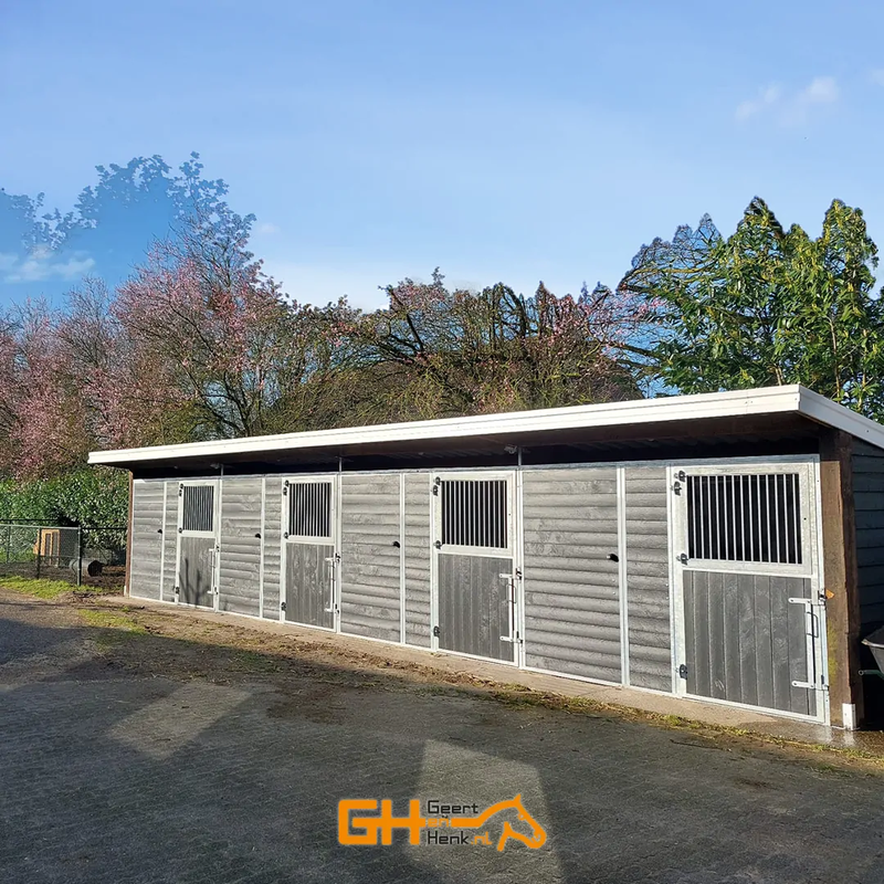 Boxes extérieur avec toit pentu - Écurie extérieure pour chevaux avec toit en appentis ou à pignon_8