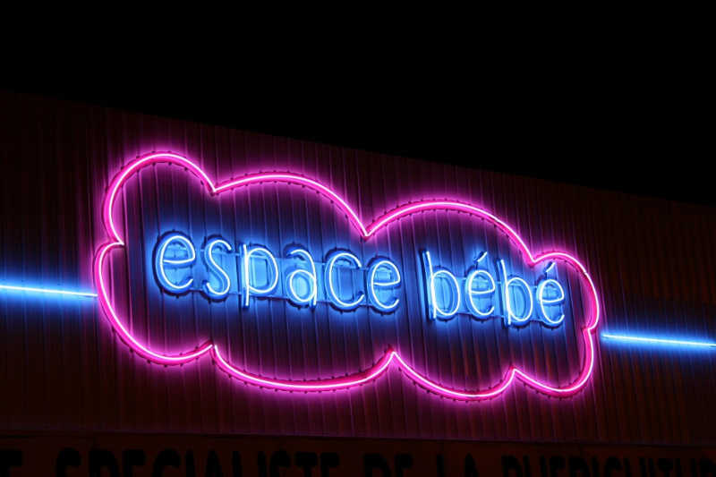 Panneau d'enseigne néon sur mesure, conçue avec tubes soufflés et formés au visuel recherché - OUEST ENSEIGNES_8