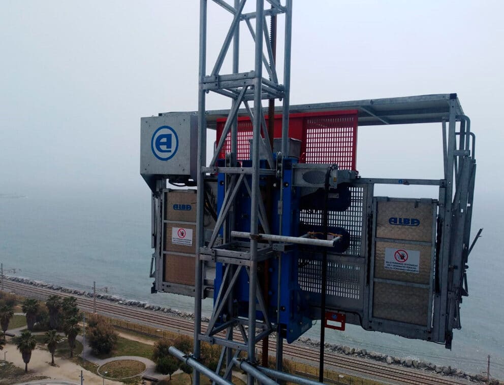 Monte-matériaux avec personnel accompagnant - capacité de charge 2000 kg - PT 2000_8