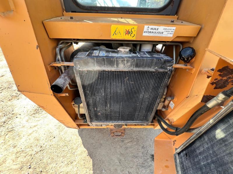 Mini chargeuse CASE 1840 - Année 1999 - Moteur CASE 50 CV - Capacité 635 Kg - Poids 2700 Kg_8