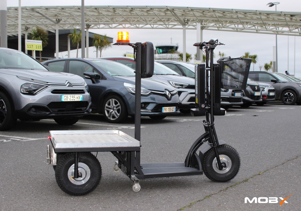 Trottinette industrielle électrique sur-mesure MOBX-H - vitesse maîtrisée, traction jusqu'à 400kg, autonomie jusqu'à 35km_8
