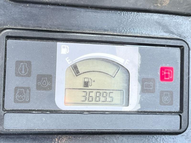 HITACHI zx26u-5a mini pelle 2,7t_8