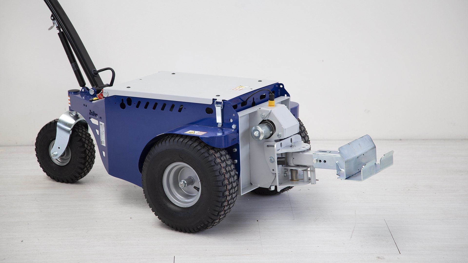 M9 e - tracteur logistique - zallys - capacité de charge 3000 kg_8