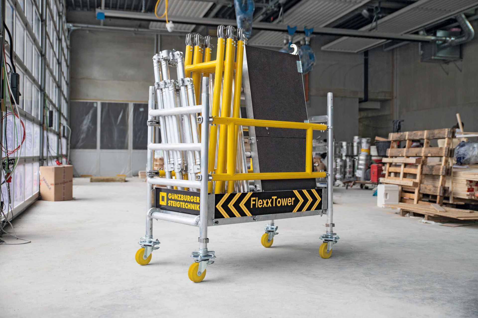 Échafaudage roulant adaptable pour des hauteurs de travail variées