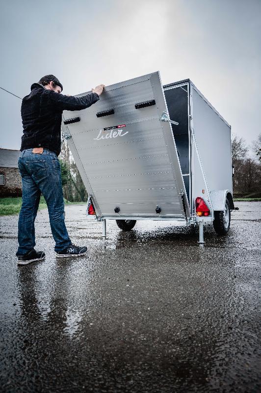 FOURGON  260x155x177 freiné PTAC : 1350 kg Porte pont de série_8