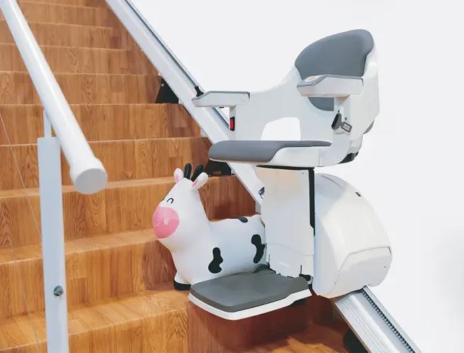 Monte-escalier droit S100 - ergonomique, robuste et design moderne - pour escaliers droits_8