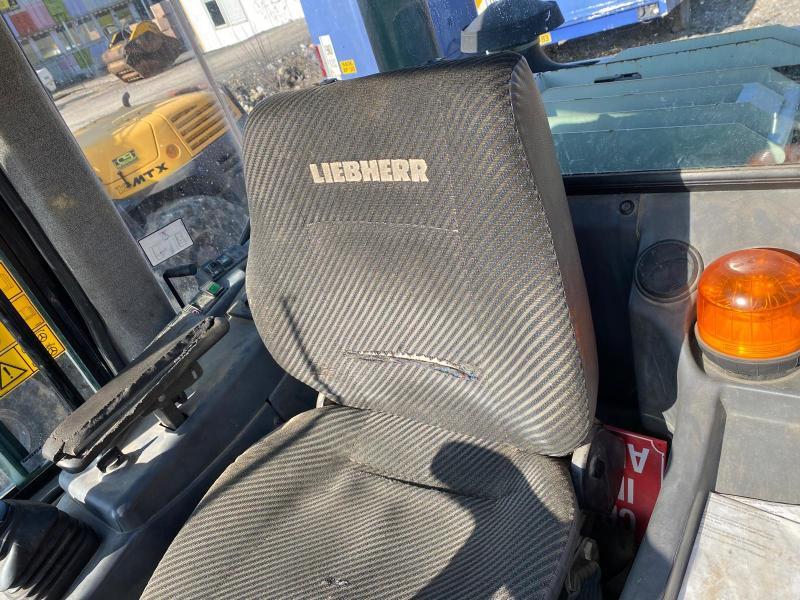 LIEBHERR chargeuse l524 10t_8