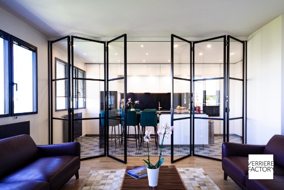 Verrière coulissante en acier sur mesure, idéale pour agrandir vos espaces_8