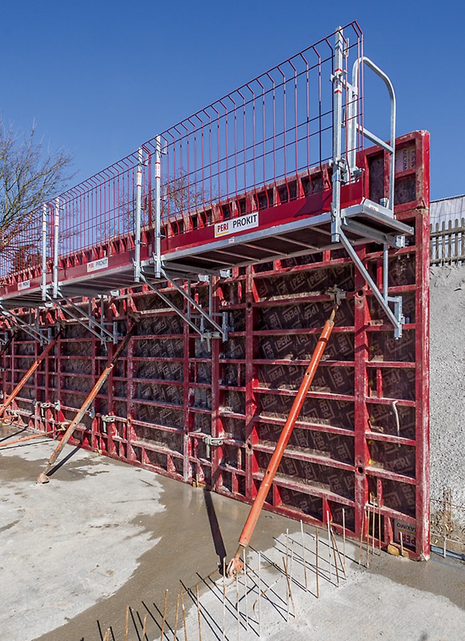 Coffrage de voile avec système d'ancrage manipulable unilatéralement - MAXIMO - PERI SAS_8