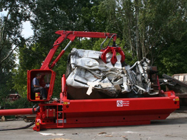 Presse mobile BONFIGLIOLI pour compactage de ferraille -12 tonnes/h - 15 paquets/h - MOBIPACK-500_8