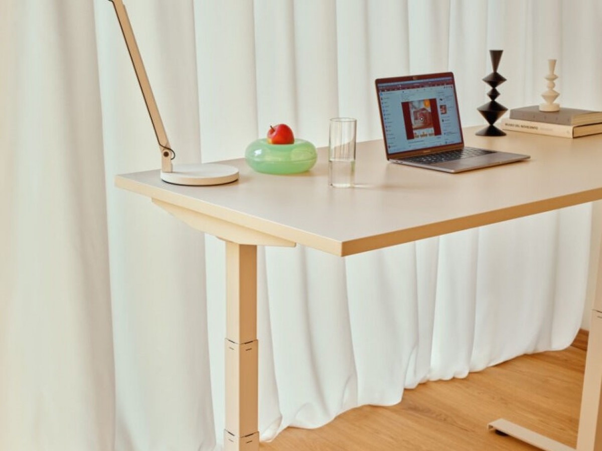 Bureau pour télétravail réglable en hauteur - OGI DRIVE - électrique ou manuel - design contemporain et écologique_8