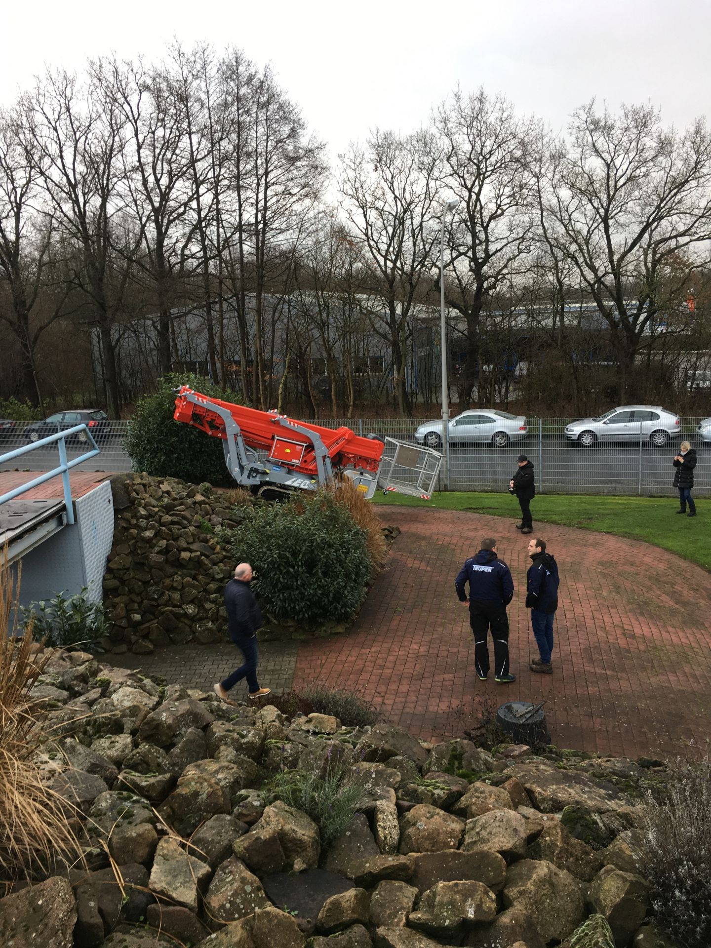 LEO24GT avec moteur bi-énergie pour travaux silencieux ou extérieurs