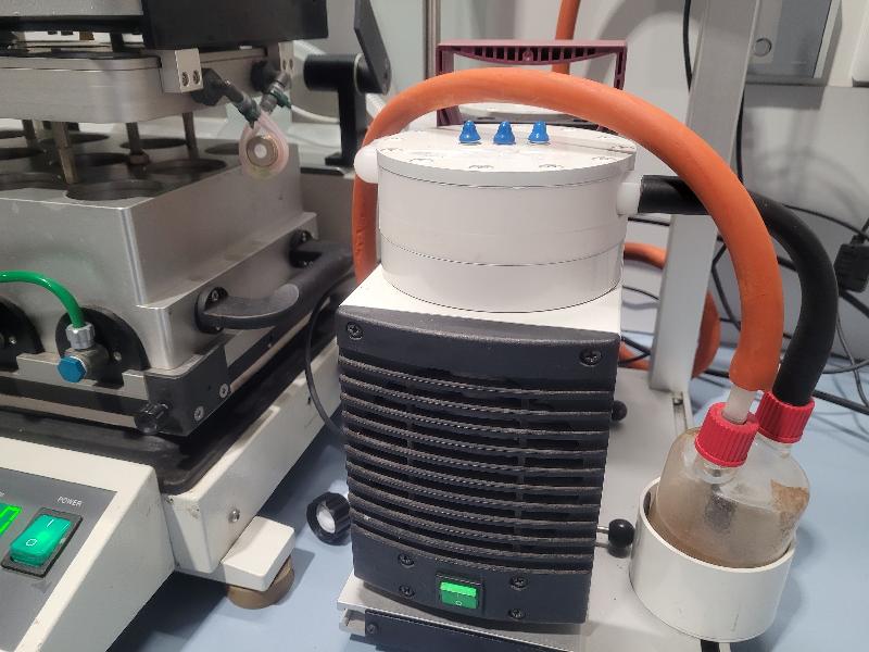 Plateforme BUCHI Syncore Q-101 + pompe à vide KNF + un controlleur de vide V-850_8