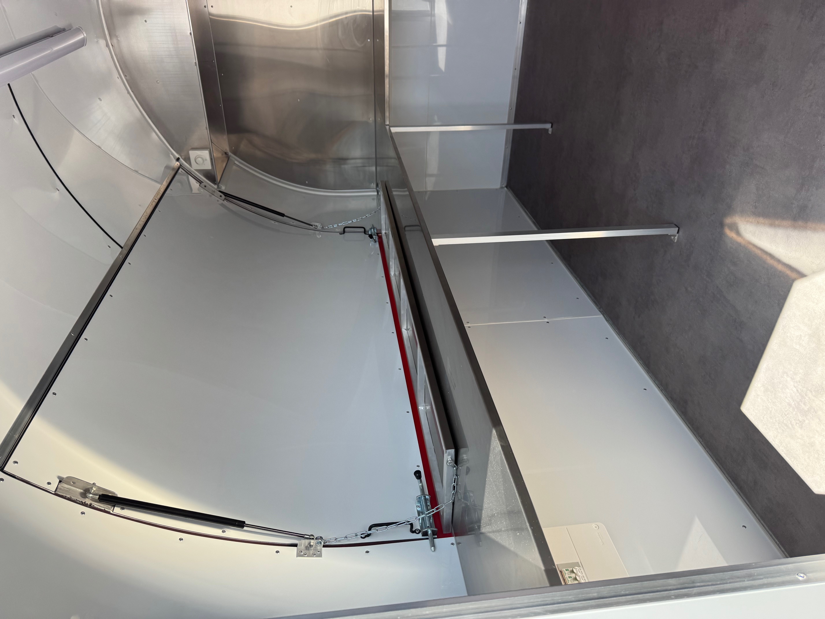 Remorque food-truck  pré équipée idéale  pour commerce ambulant mobile, sandwicherie, street food - Modèle LARGE 170/300XL_8