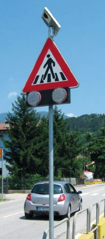 Renfort lumineux pour panneau police_8