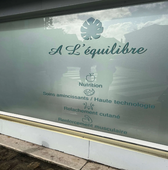 Vinyle dépoli personnalisable - Impression numérique ou découpé à la forme -Art & Com_8