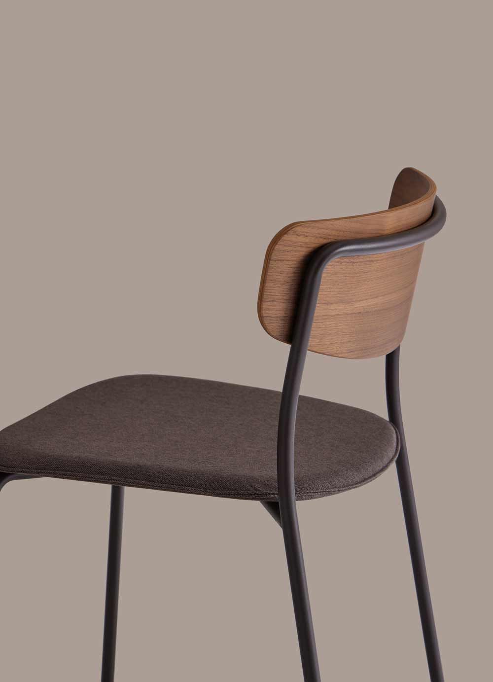 LEA - Chaise empilable esprit rétro, confortable et polyvalente pour réunion ou restaurant_8