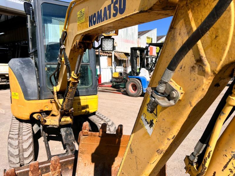 Komatsu PC 30 MR 2_8