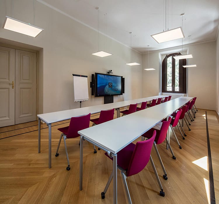 Chaise empilable confortable et résistante - HL3 - polyvalente pour réunion, travail et collectivités_8