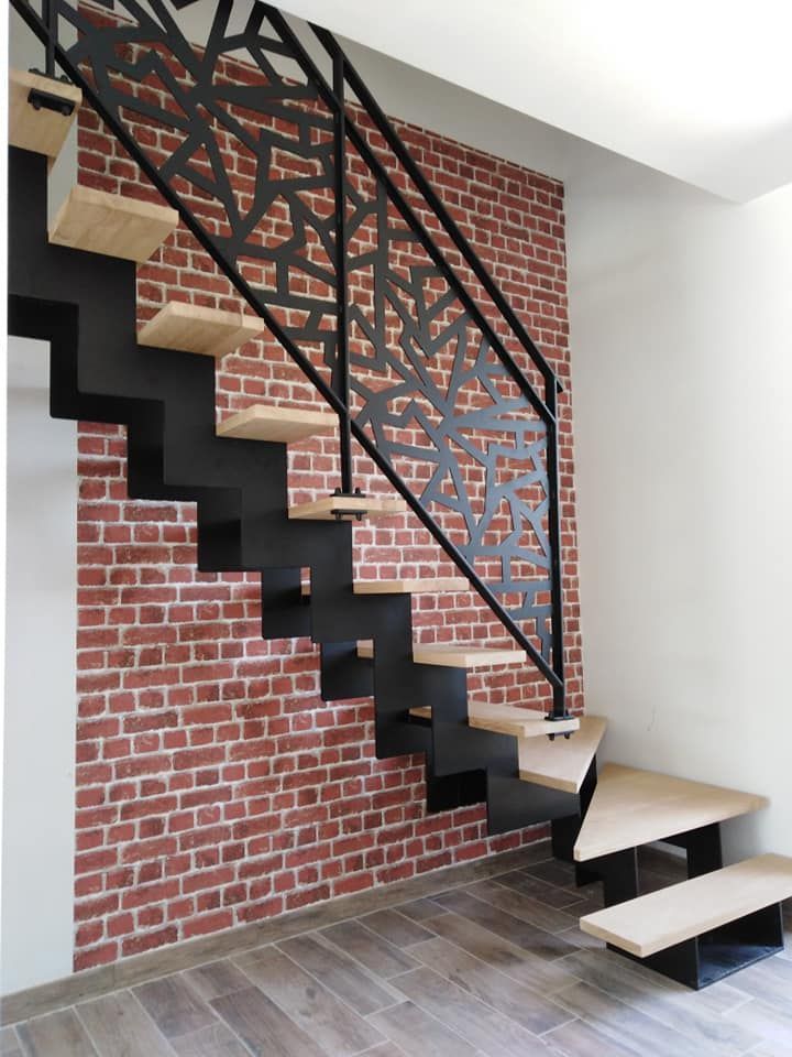 Escalier tournant - acier - limon crémaillère - marches bois - garde-corps sur mesure_8