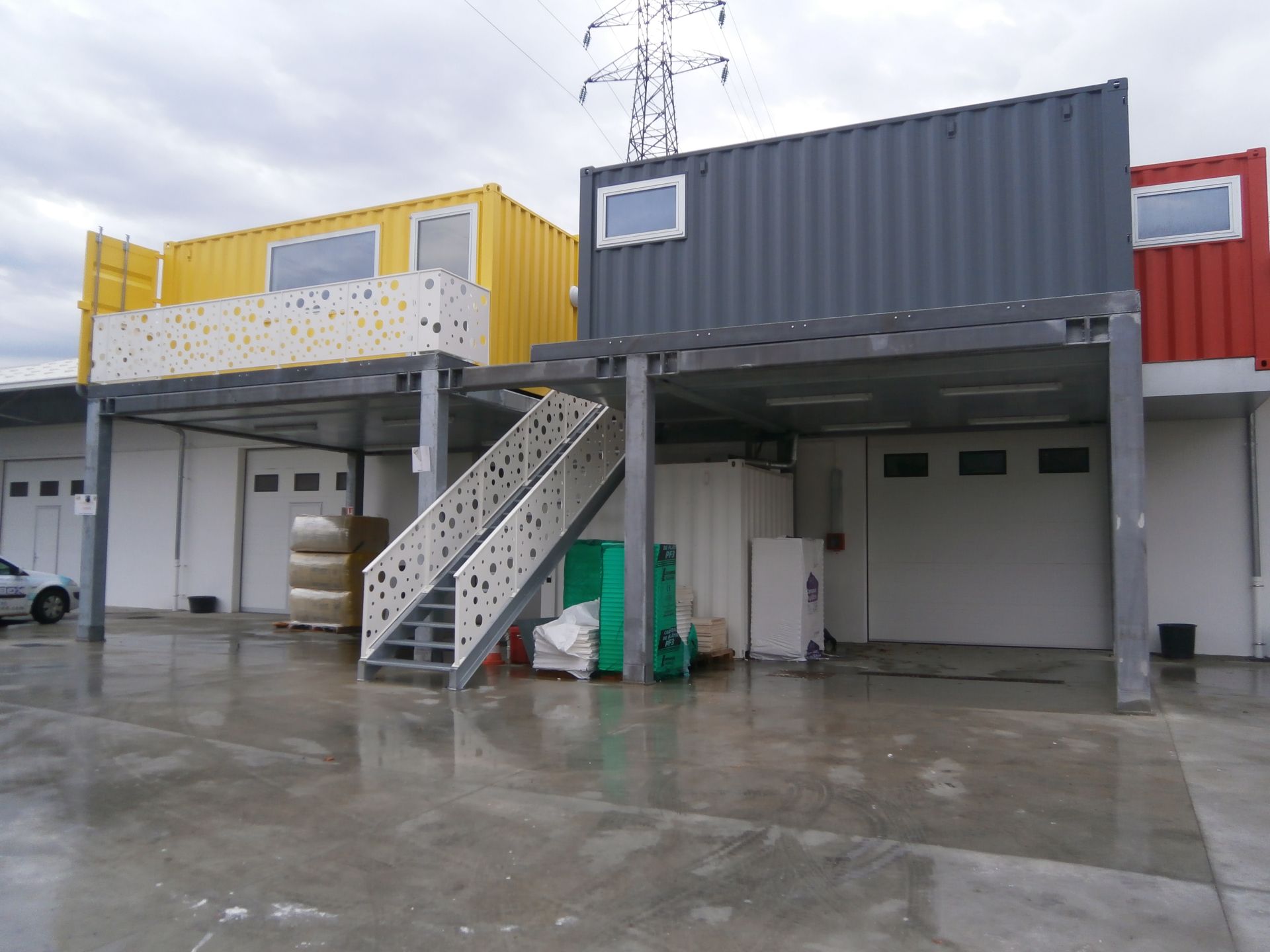 Container aménagé et modifié sur mesure