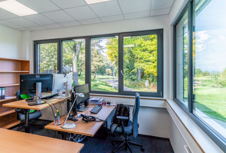 Bureau et espace de travail - Bâtiment modulaire PROCONTAIN - Conformes RE2020, flexibilité et confort thermique_9