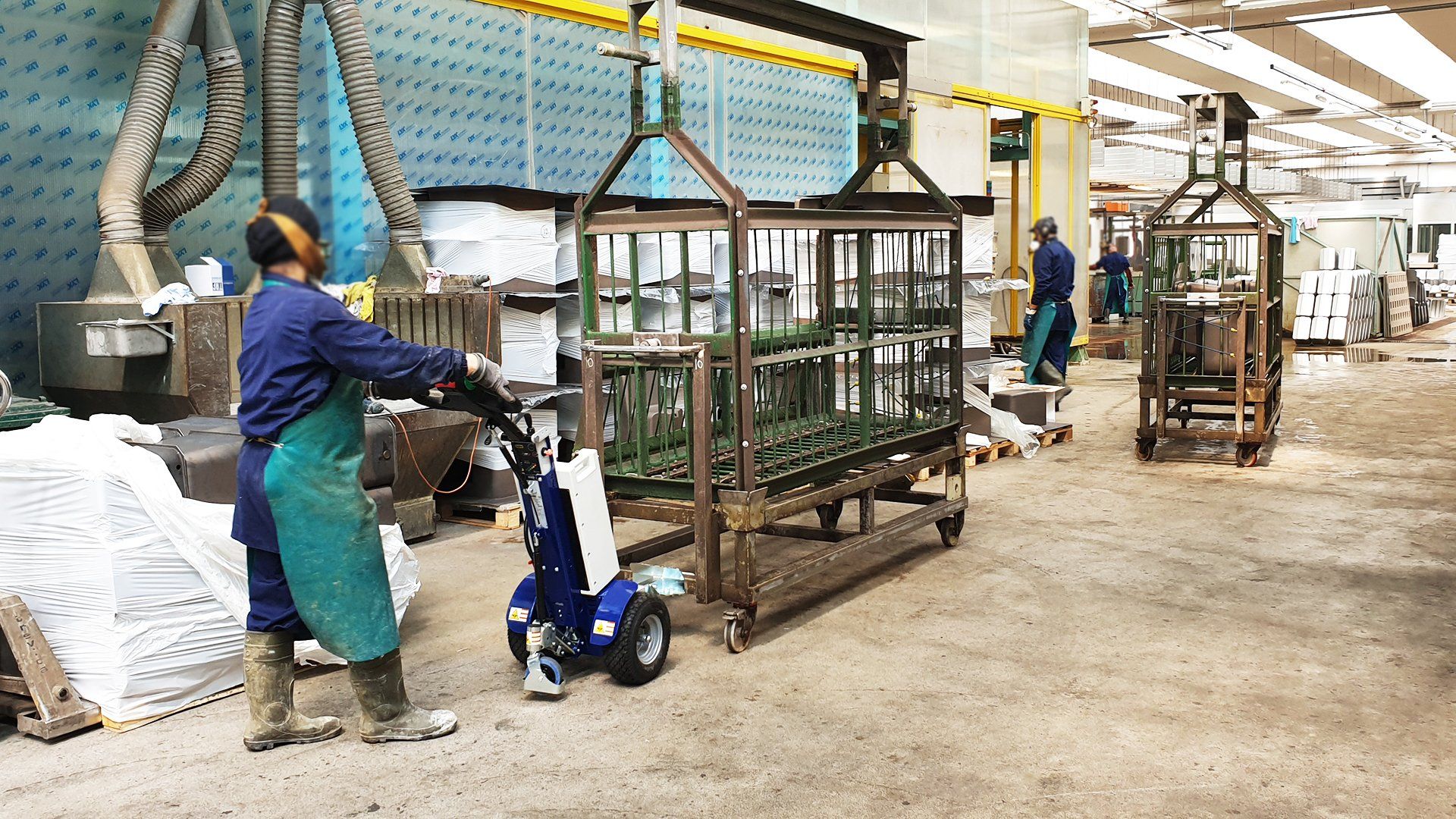 M12 - tracteur logistique - zallys - capacité de charge 1500 kg_8